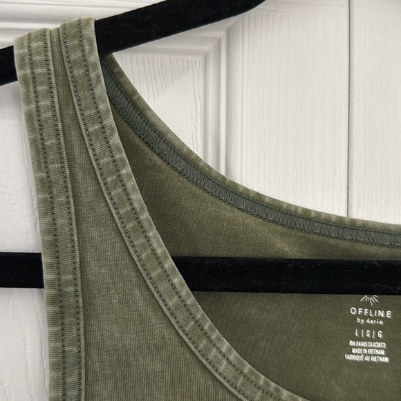 Offline High Neck Crop Top - Picture 6 of 6